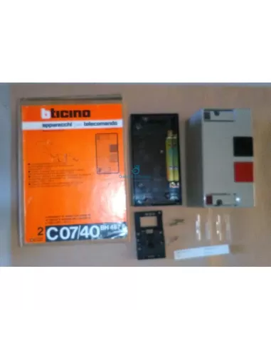 Bticino C07/40 Behälter mit Start-/Stopp-Taste für Schütze und Relais